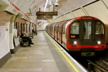 Метро Лондона закроется на сутки из-за забастовки транспортных рабочих