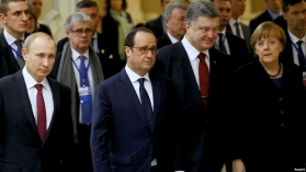 Порошенко выскажет Олланду и Меркель предложения по деэскалации войны на Донбассе