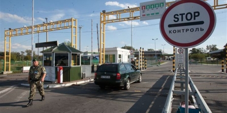 Житель Молдовы хотел провезти через границу 200 литров спирта в топливном баке машины