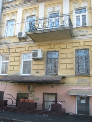 уютная квартира с ремонтом в классическом стиле в тихом центре на переулке Десятинном Киев