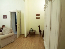красивая 2-комнатная квартира в классическом стиле на Крещатике Киев
